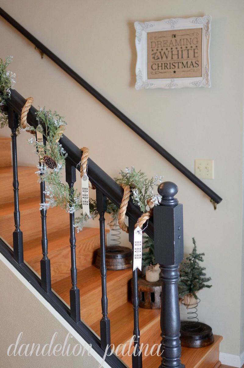 Rope Christmas Banister via dandelionpatina