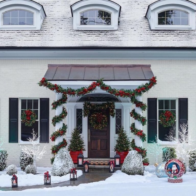 15 Christmas House Decor Ideas for Outside