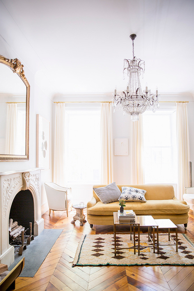 12 Elegant Crystal Chandeliers Where, Crystal Chandeliers In Living Room