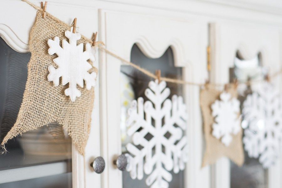 DIY Rustic Snowflake Banner via northcountrynest