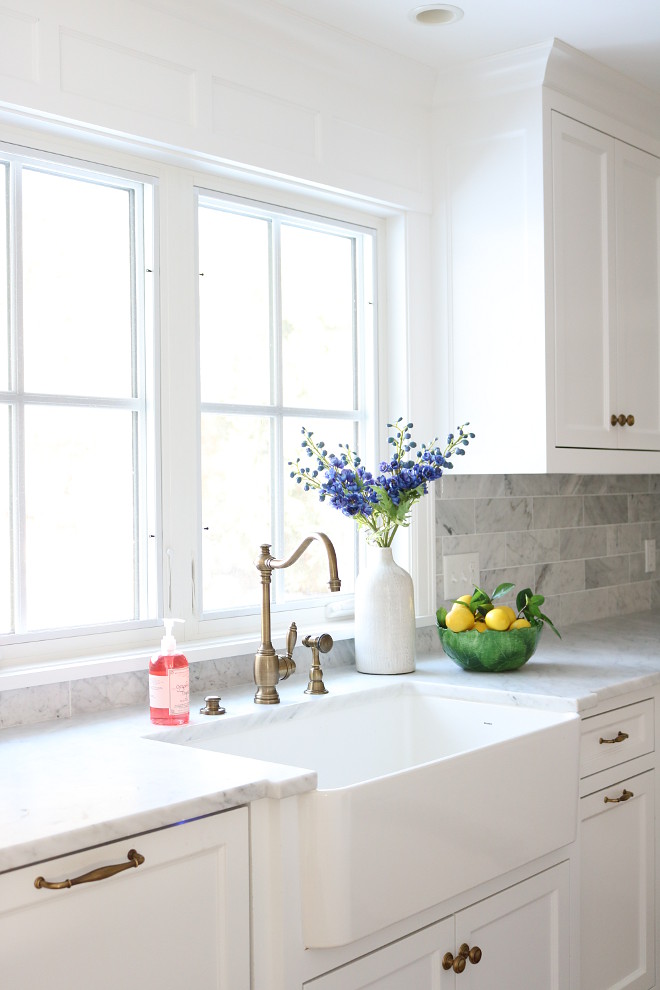 Farmhouse Kitchen Sink via @lindsayannejohnson