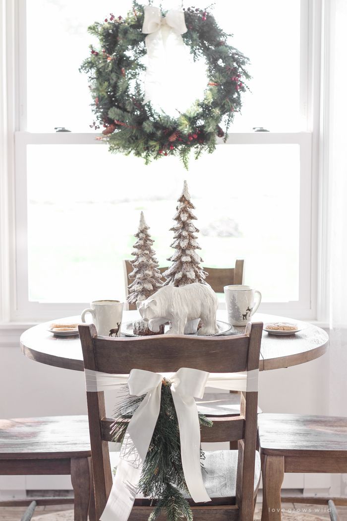 Winter Breakfast Nook Decor via lovegrowswild