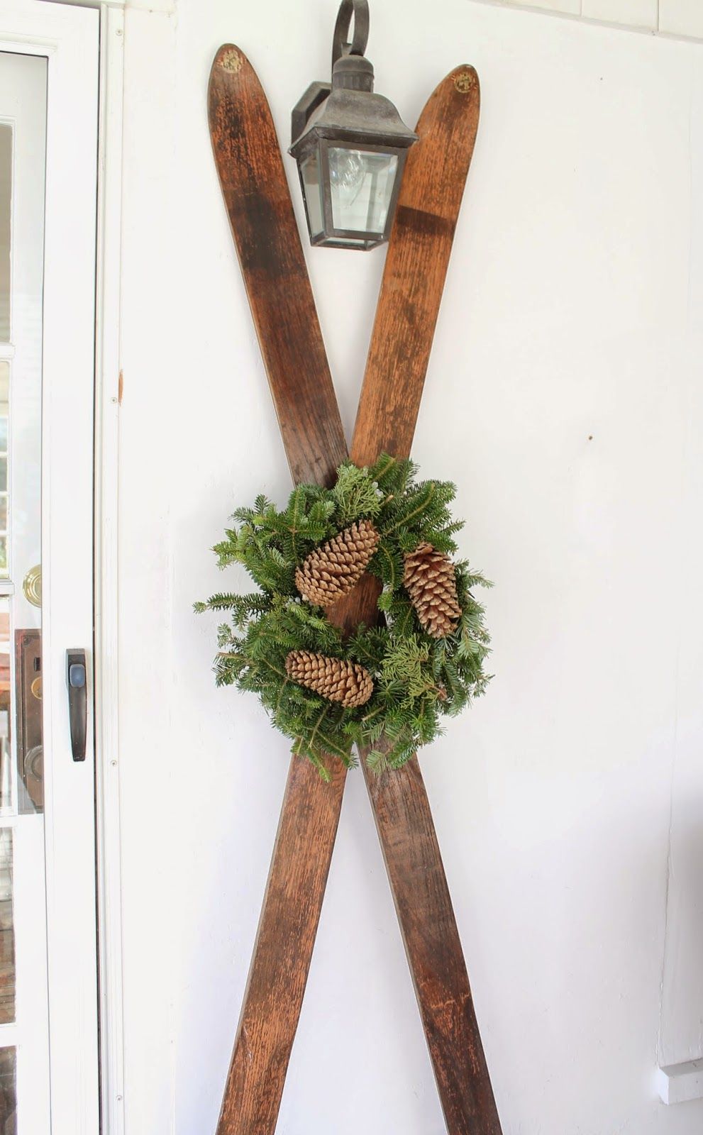 Wooden skiis wall decor via thepicketfenceprojects