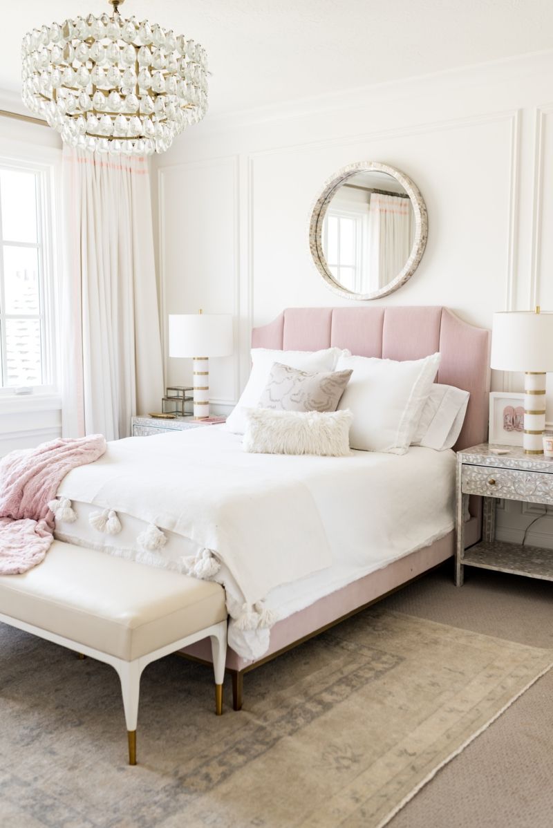 Feminine Bedroom / 21 Gorgeous Feminine Home Decor Ideas ...