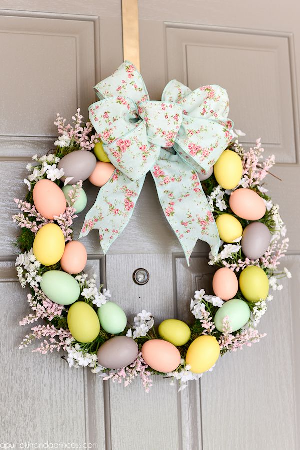 DIY Easter Egg Wreath via apumpkinandaprincess