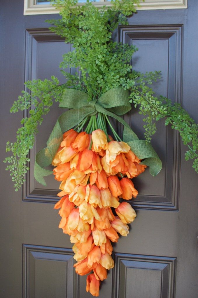 Easter carrot door hanger DIY Decor via lovethetompkins