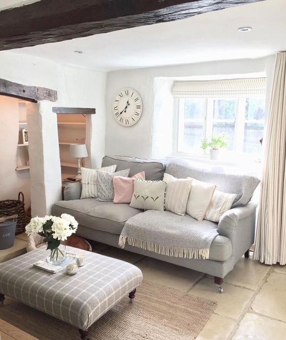 English roll arm sofa in Country Living Room