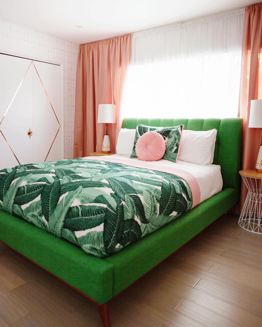 Green mid-century platform bed via @melodrama