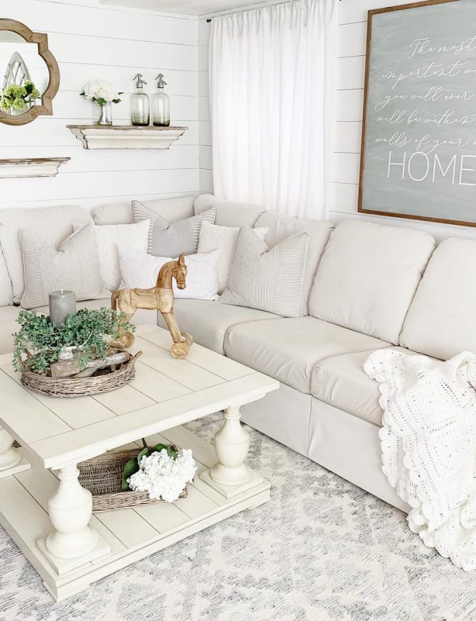 12 Perfect Farmhouse Sofas for All Budgets