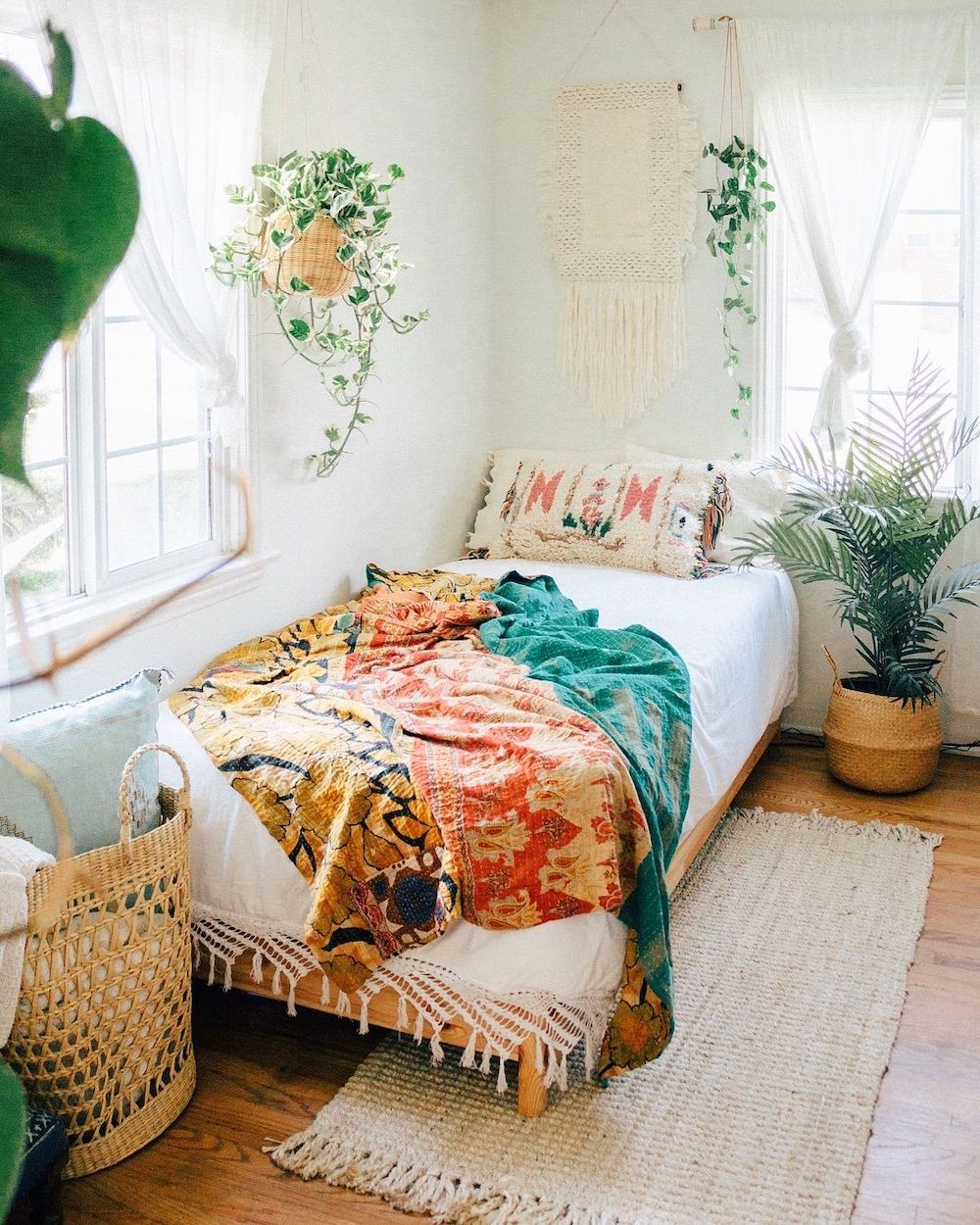 Unique Boho Theme Bedroom for Large Space