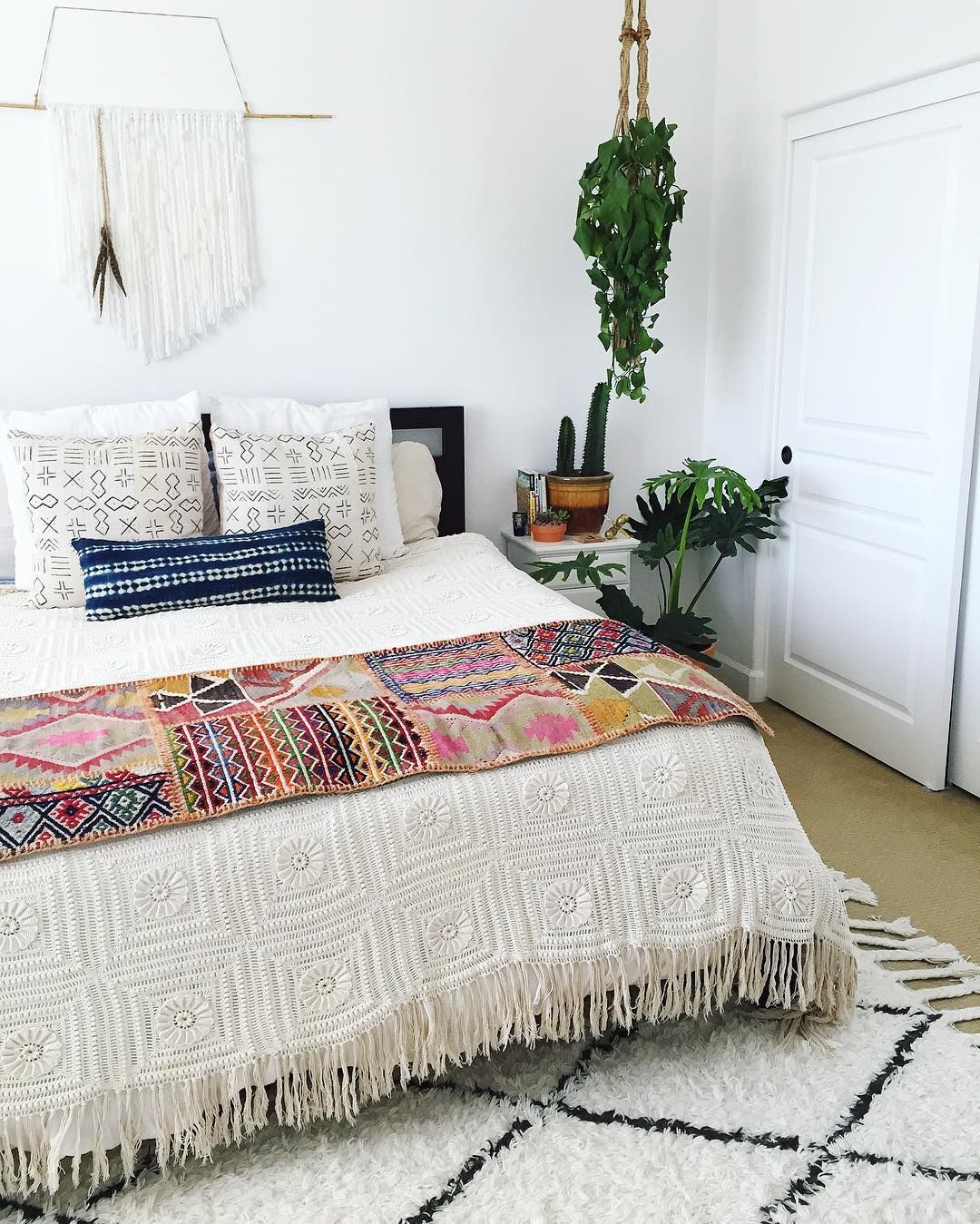 15 Bohemian Bedrooms With Free Spirit Vibes - Boho Bedroom Decor Ideas