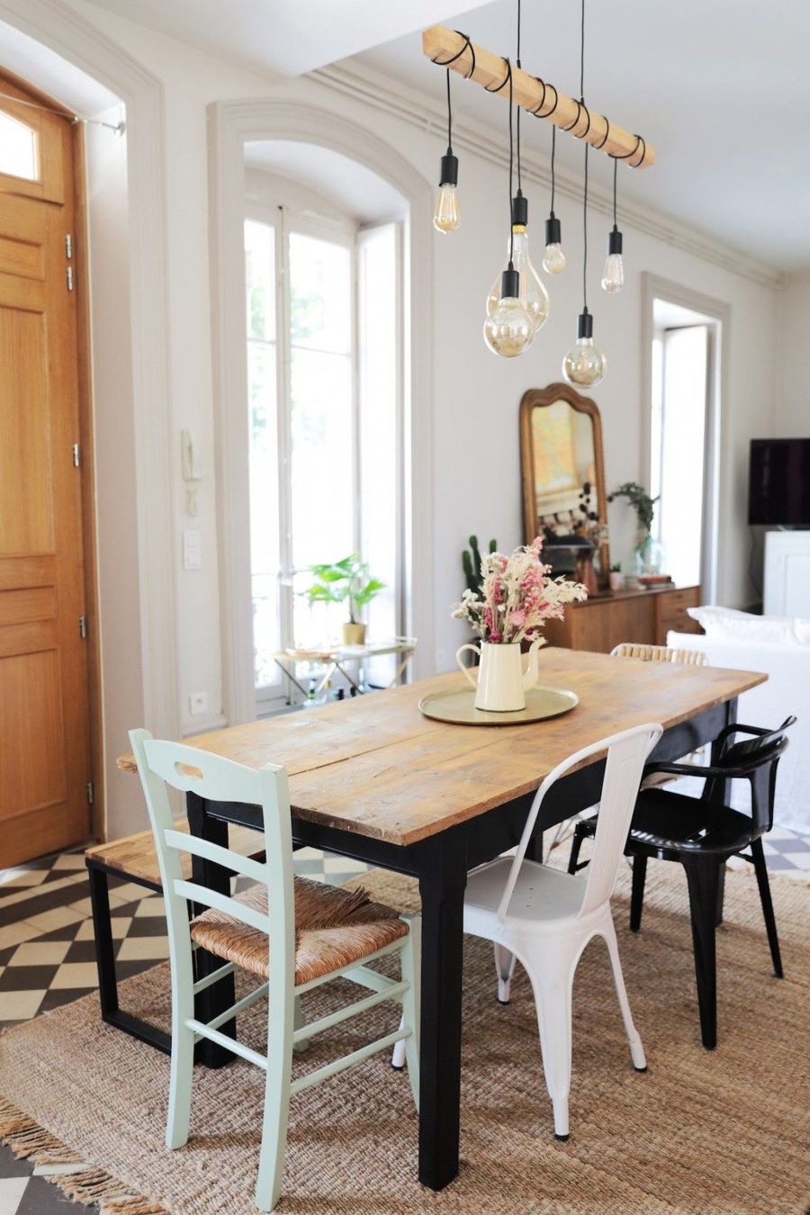 Mis-matched dining chairs in French Country Dining Room via Hello-hello Coralie