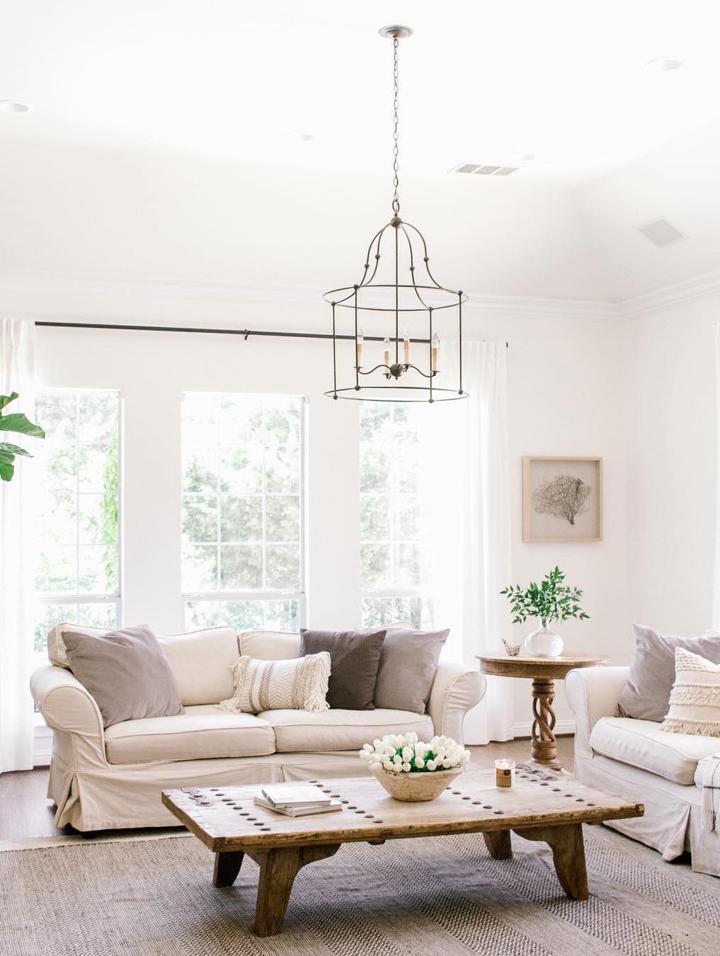 How To Find The Perfect Chandeliers For, How Low To Hang Chandelier Over Coffee Table
