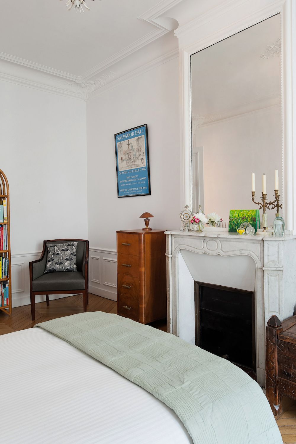 Parisian bedroom with Vintage cabinet via havenin