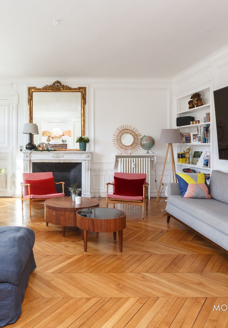 Parisian living room with mid-century modern style via Mon Concept Habitation CoteMaison
