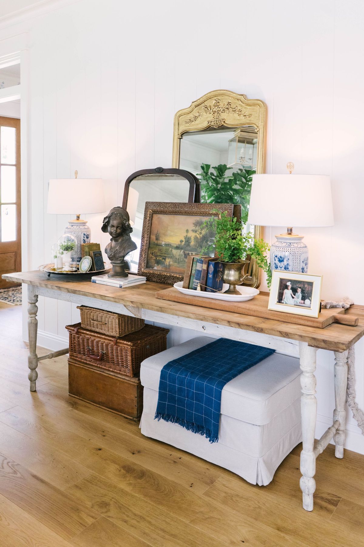 Vintage styled console table via Farmhouse Living