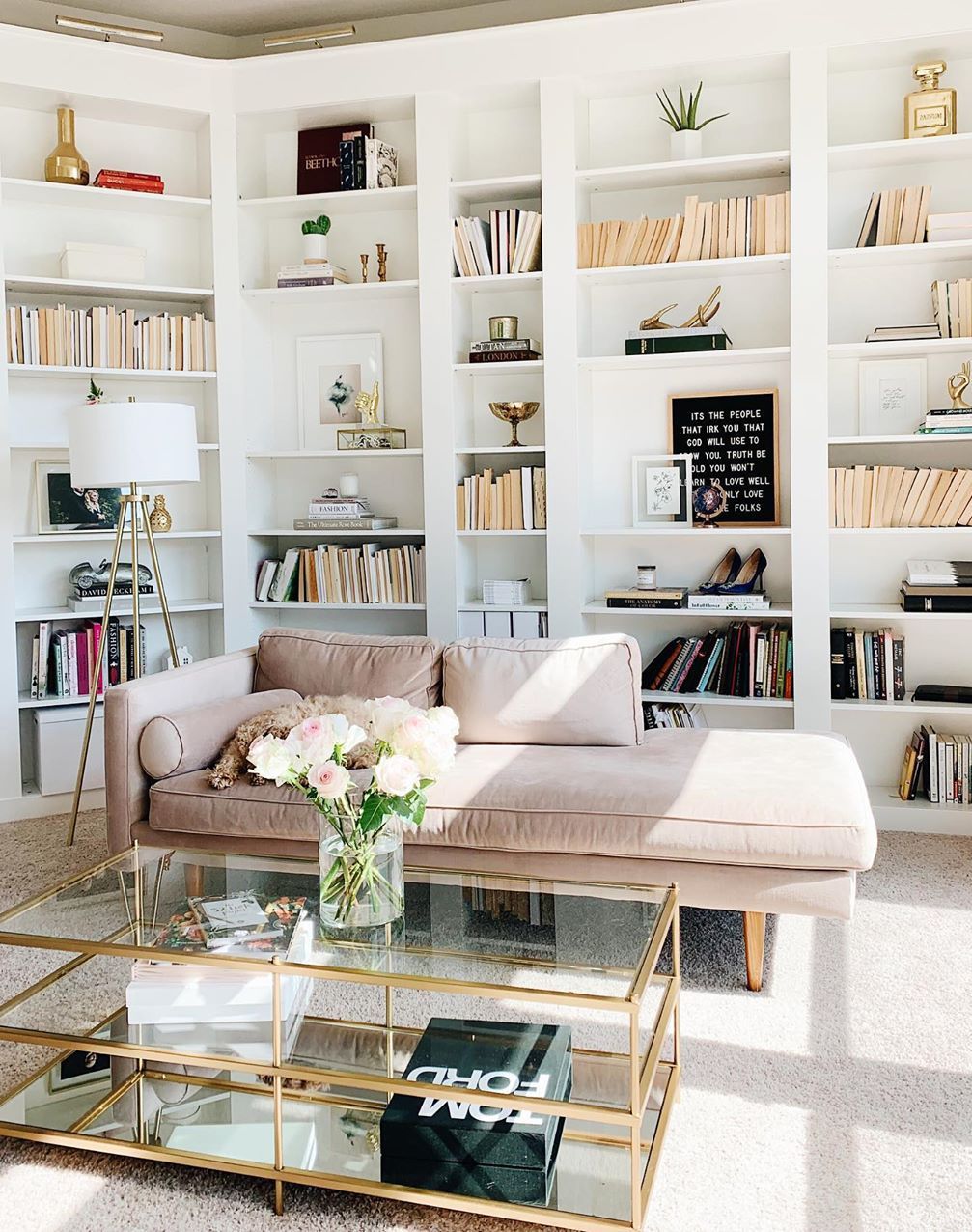 Bookshelves as wall decor via @kristinabudchanin