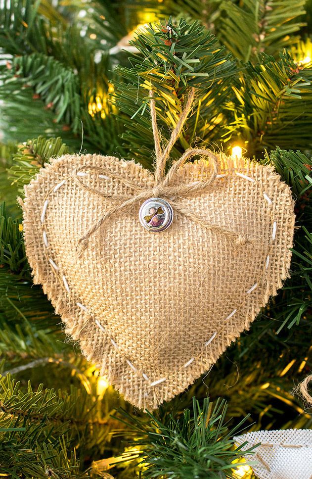 DIY Burlap Christmas Ornament via thecraftingnook