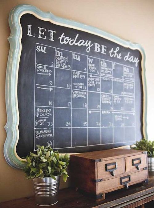 DIY Chalkboard Calendar via sincerelysarad