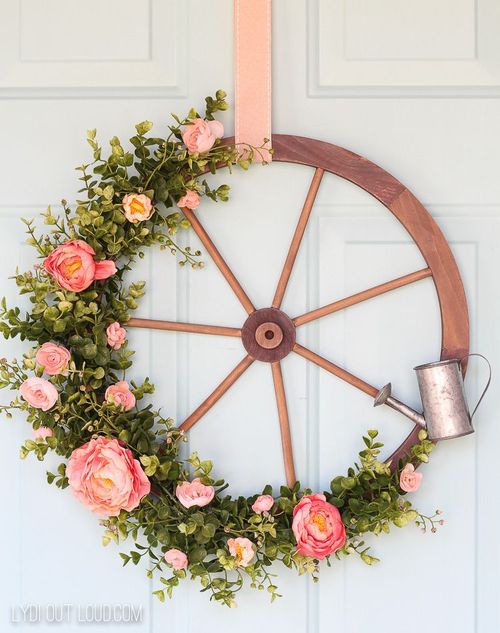 DIY Farmhouse Wagon Wheel Wreath via Lydioutloud