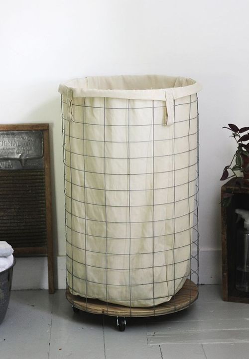 DIY Farmhouse Wire Laundry Hamper via themerrythought