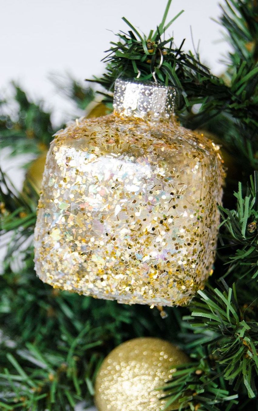 DIY Gold Glitter Glam Christmas Ornaments via love-the-day