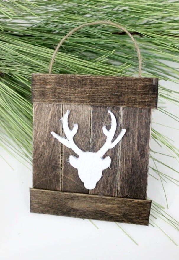 DIY Mini Deer Pallet Ornament via lovecreatecelebrate