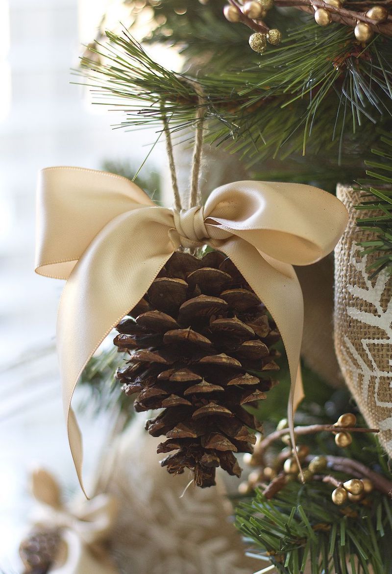 DIY Pinecone Bow Ornaments via makeit-loveit