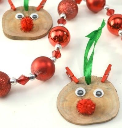 DIY Rudolph Wood Slice Ornament via thriftyjinxy