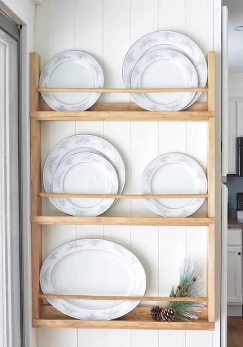 DIY Wood wall plate rack via bitterrootdiy