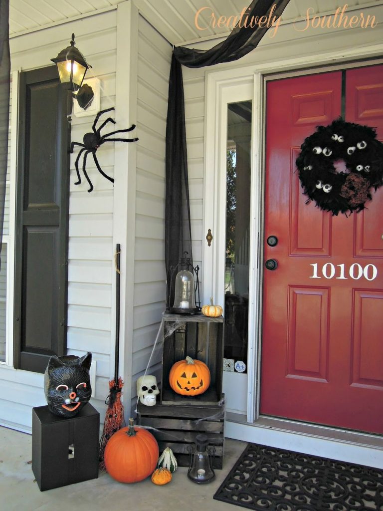 31 Halloween Front Porch Decor Ideas 