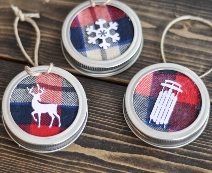 Mason Jar Lid Ornament via suburble