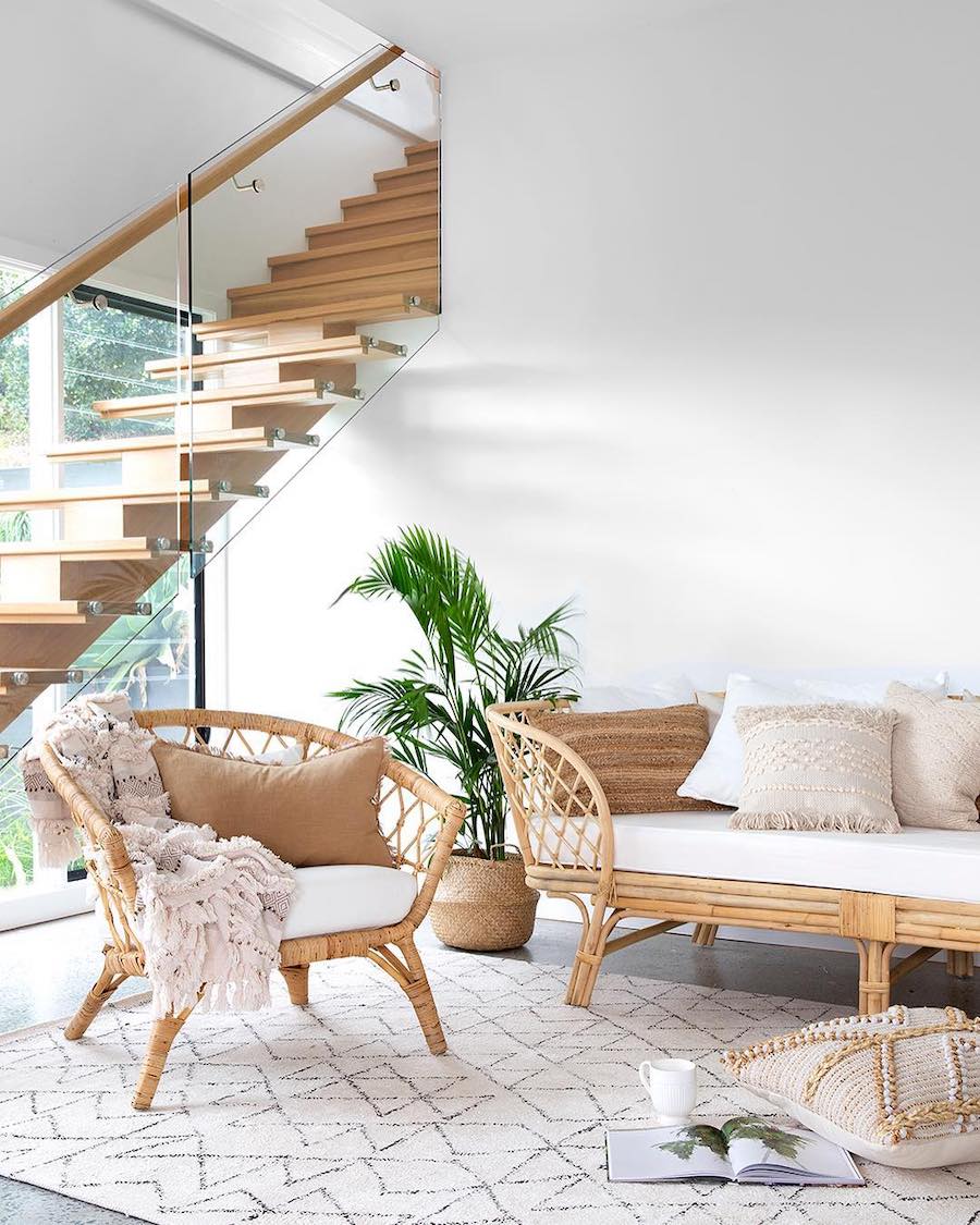 Neutral decor - Rattan furniture via @villastyling