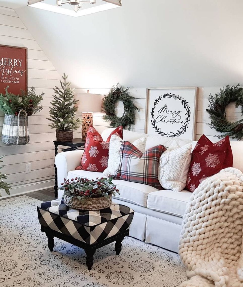 where to buy christmas throw pillows