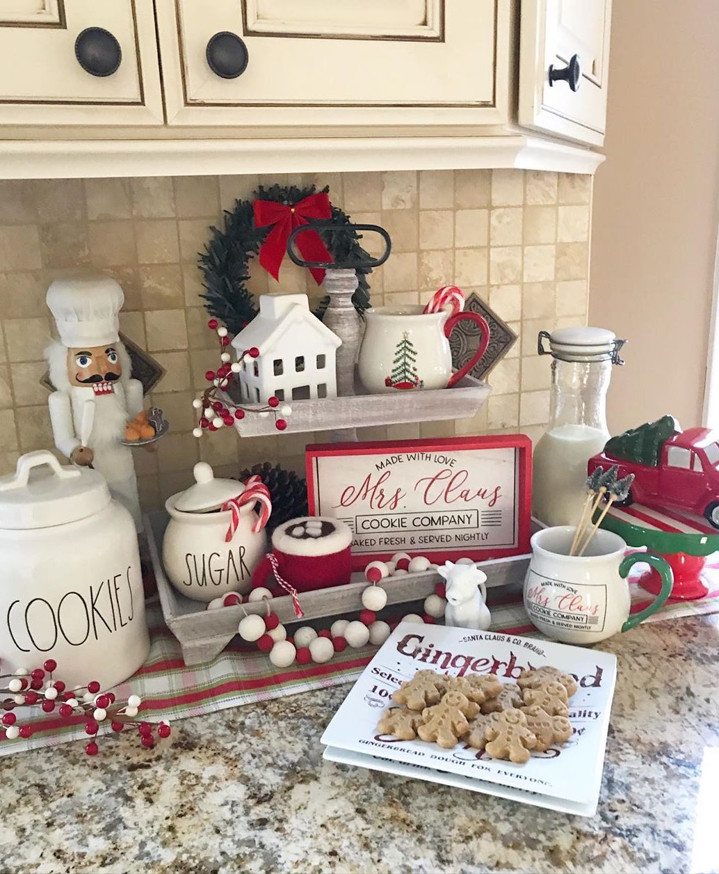 Christmas kitchen decorations via @simply_luka_home