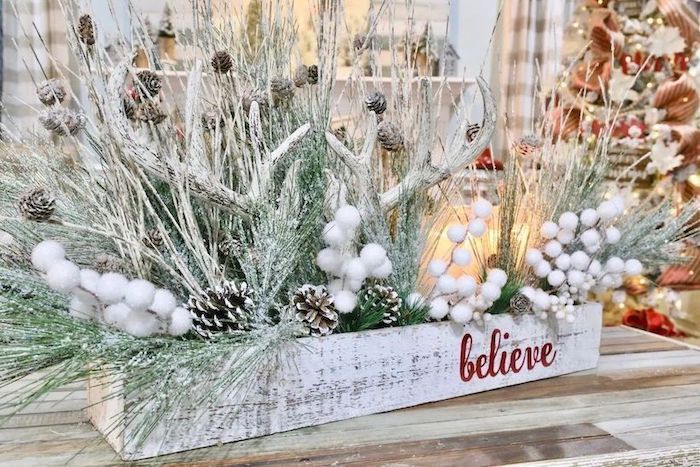 DIY Farmhouse Christmas Centerpiece via cutertudor