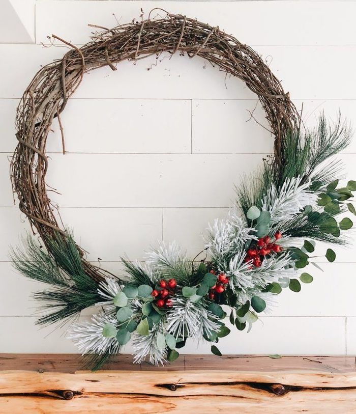 Farmhouse DIY Christmas Wreath via cottonstem