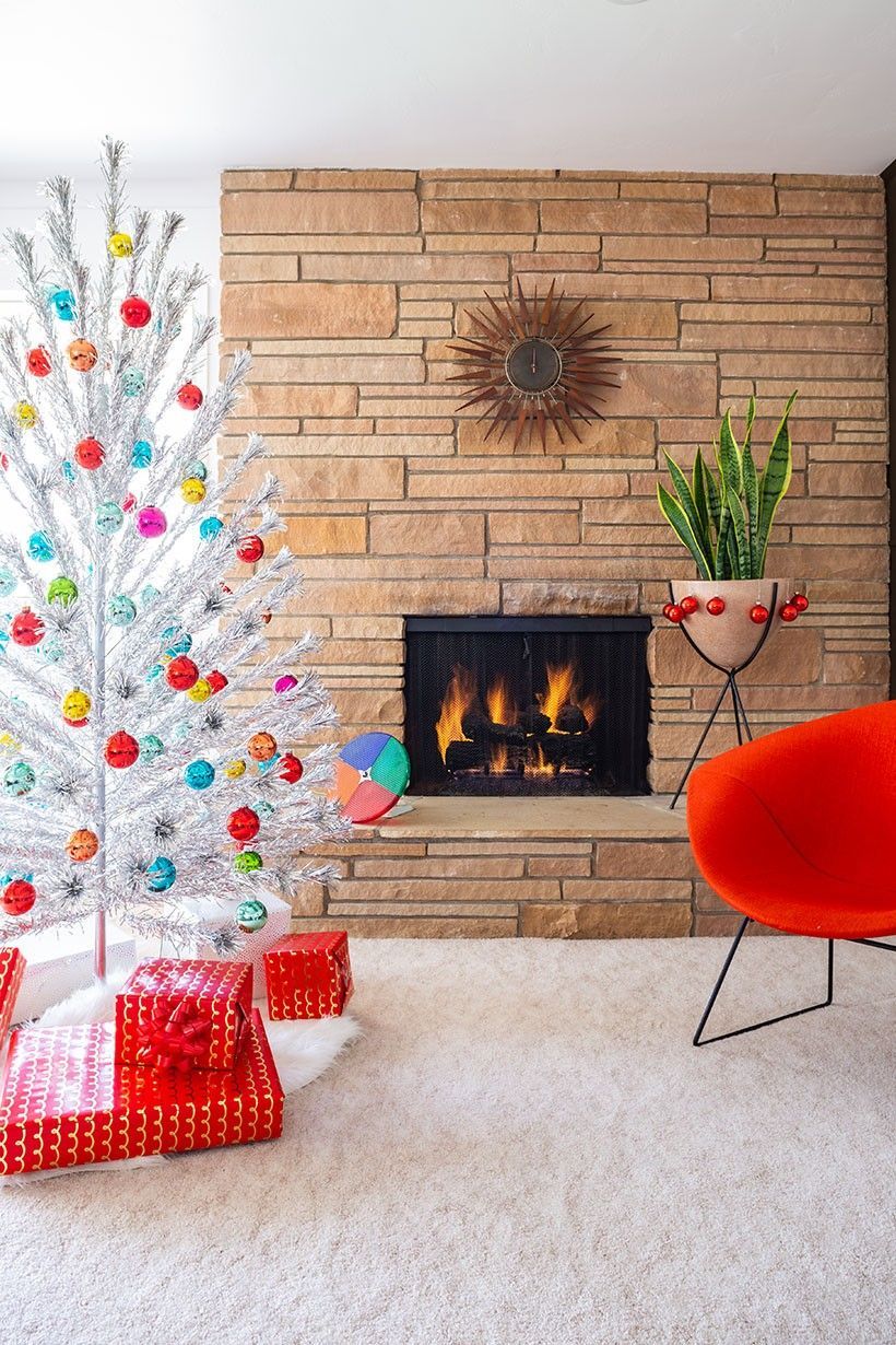 Simple Modern Christmas Decorations for Large Space