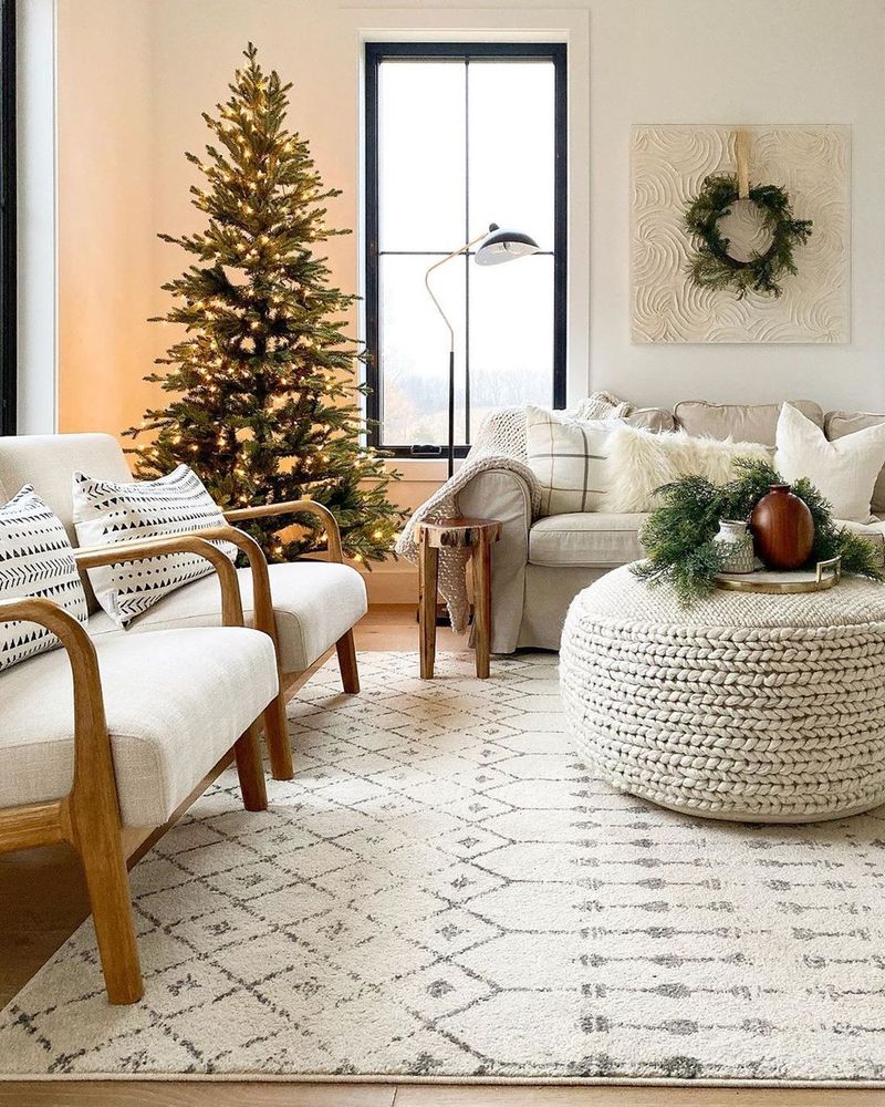 Neutral Christmas Living Room Decor via @joineryanddesignco