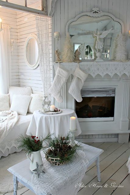 White Christmas Country Cottage Decor via warrengrovegarden