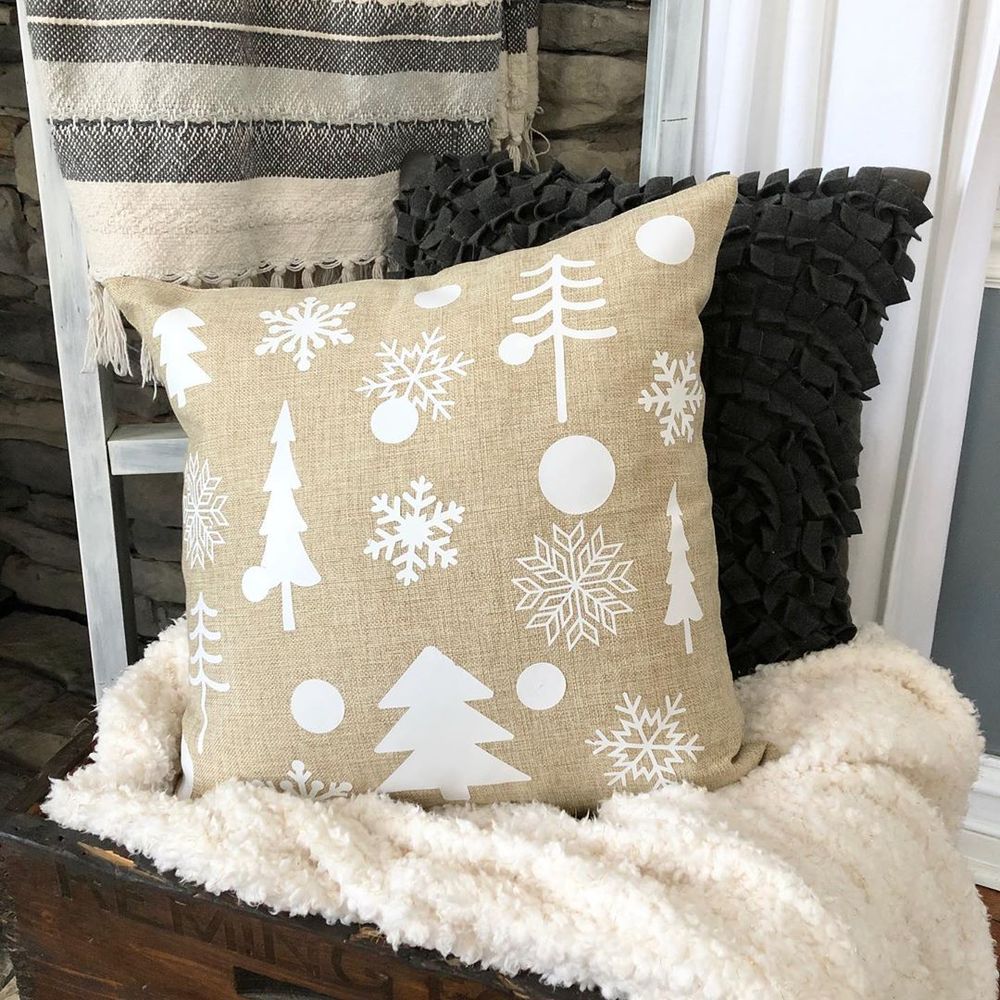 Burlap winter farmhouse pillow via @the_furgstead