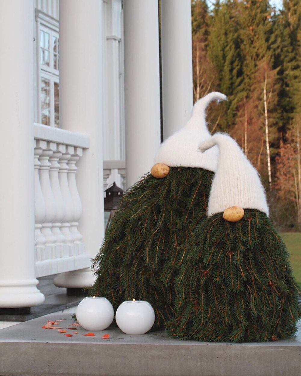 DIY Scandinavian Christmas Decorations Evergreen Gnomes with Hats @moas_home