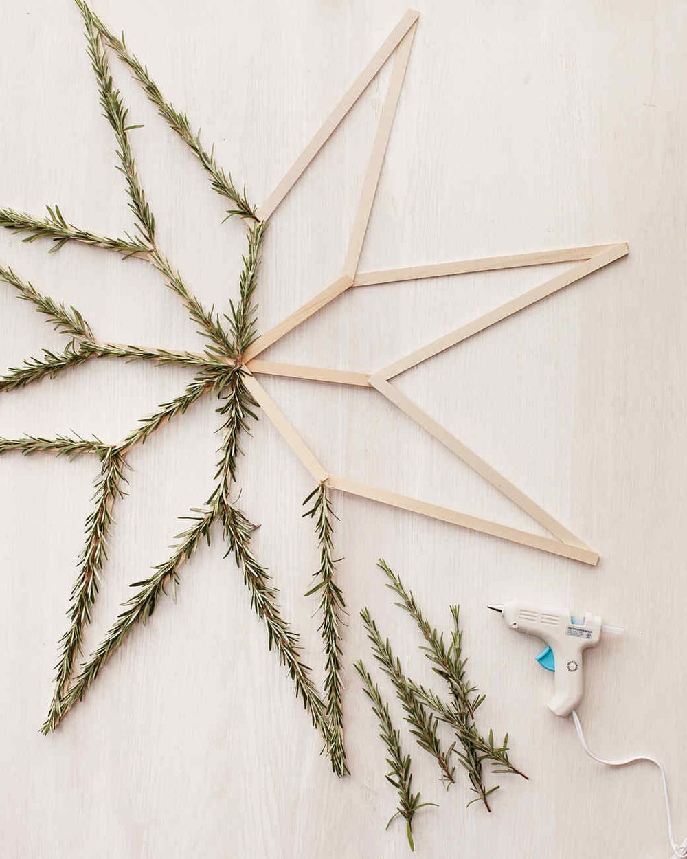 23 DIY Scandinavian Christmas Decorations with Nordic, Hygge Vibes