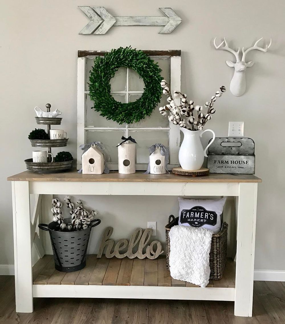 Farmhouse winter console table decor via @home.sweet.farmhouse