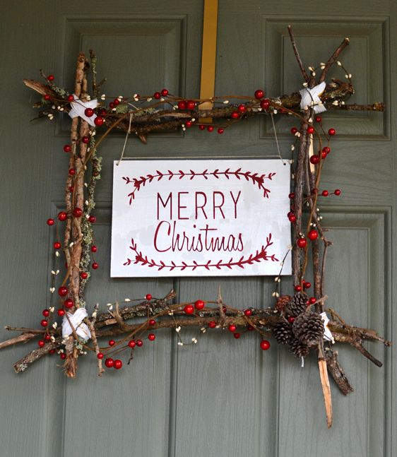 Merry Christmas Square Wreath DIY via sisterswhat