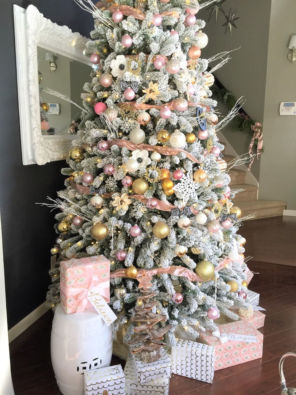 Pink and gold Glam Christmas tree decor via homeandfabulous