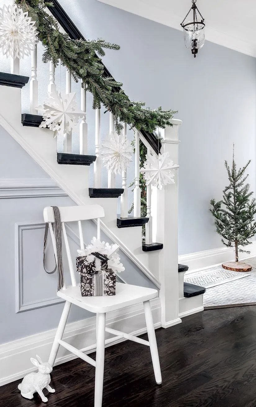 Scandi Snowflake Staircase Decor