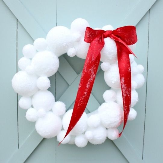 Snowball Wreath with Red Ribbon DIY via daisymaebelle