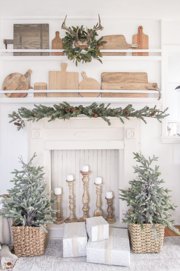 Winter farmhouse mantel decor via lovegrowswild