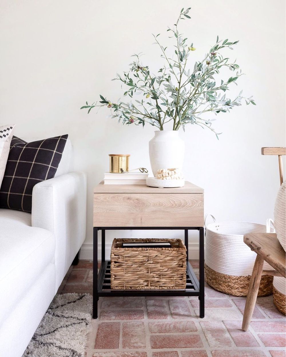 Accent Tables via @halfway_wholeistic